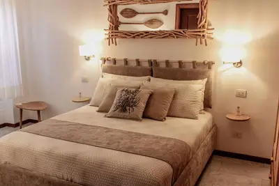 Image de Luxurious villa with 3 Bedrooms, Garden, Perfect for Families, near the Sea.