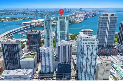 Image de Luxury High-Rise Condo Near Bayside Marketplace