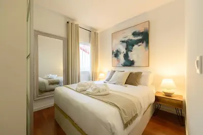 Image de Appartement moderne de 2 chambres avec terrasse et cuisine entièrement équipée_ Madrid Mal71a