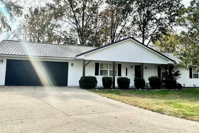 Image de Cozy 3-Bedroom, 2 bath Getaway in the Heart of Marion, Illinois