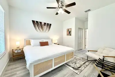 Image de Mulberry Blooms - Spacious, Clean, and Comfy!