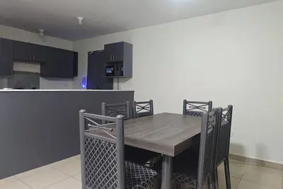 Image de Casa Zona Aeropuerto 3 RECÁMARAS Clima Total Internet Y Plazas Comerciales cerca