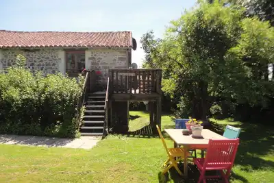 Image de Gîte Rouchouart en Charente avec picine chauffee-Tranquille Vienne Gites.