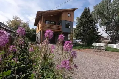Image de Close to everything Bozeman!