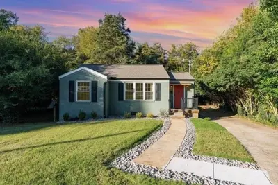 Image de Cozy Camp North End 2br | Patio + Arcade