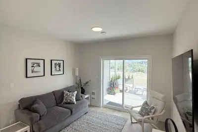 Image de Elka Haus - in Northshore Estates