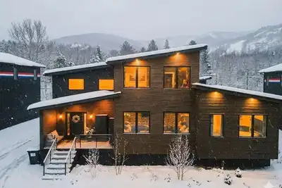 Image de LuxMtnEscape|RiverSide+Sauna+HotTub+MainStWalkable