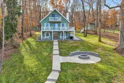 Image de “Junie’s Place” Waterfront Cottage