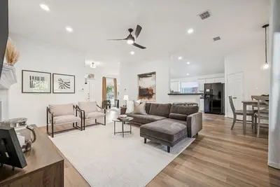 Image de Welcoming Retreat in McKinney, Tx