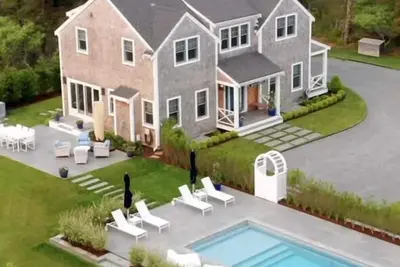 \"Beach Break\" - 5br Home in Surfside!