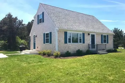 Image de Beautifully designed home in quiet neighborhood