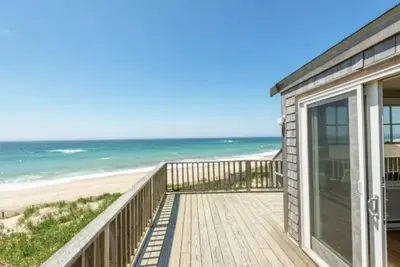 Fabulous upside down house with sweeping ocean views