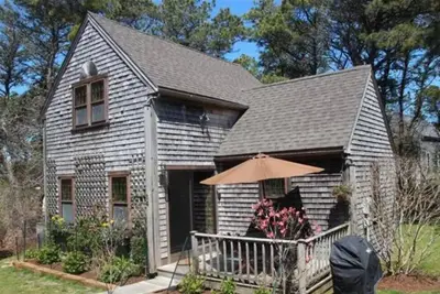 2br Home in Fisher's Landing!