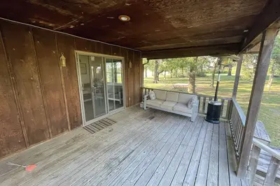 Image de Quiet secluded 3 bedroom 3 bath house overlooking the Bob Grant Buffalo Herd.