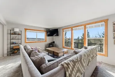 Image de Two Cubs Cabin • In-Town Fairplay with Big Views