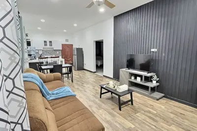 Image de Charming 2 Br Apt in Ladyville, close to Airport