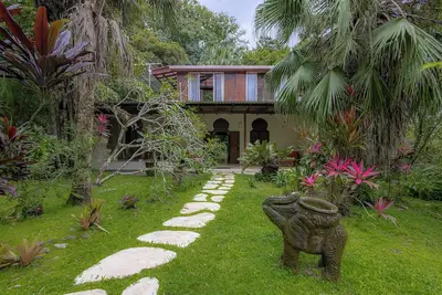 Image de 2+Br Montezuma Retreat w/ Private Yoga Shala & Moroccan Design