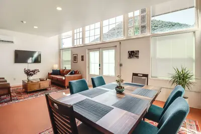 Image de Right on Main Street! Mtn-View Bisbee Hideaway