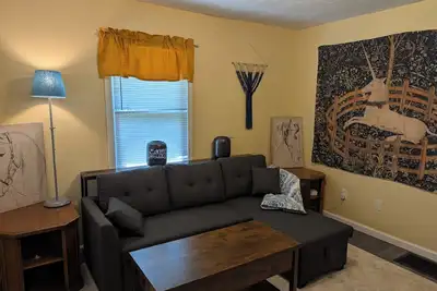 Image de Bright and Fun Bungalow Prefect for your Bloomington Stay