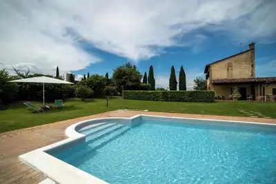 Image de I escape to Umbria, Angelina tower