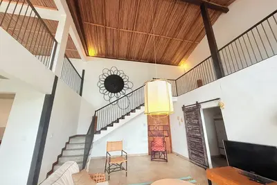 Image de Villa Bali avec piscine à débordement - Plages 10mn