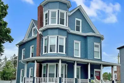 Image de Beautiful, Renovated Victorian Home in the Heart of Kingston