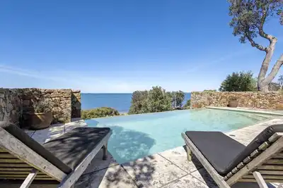 Image de 'illiac' in Somers - Luxury and the classic Hamptons lifestyle, right on Somers beach!