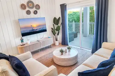 Image de 2 bedroom / 2 bathroom, sleeps 8, interior designer condo with Free dock space