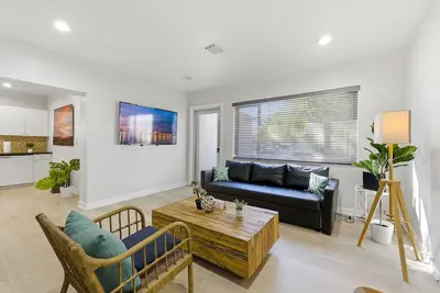 Image de Free Parking | Minutes from Design District