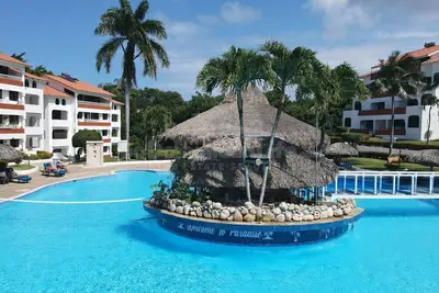 Image de Xxl pool. Cozy 2bd condo, Wifi/Tv/Ac