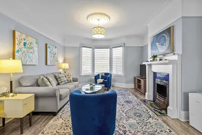 Image de 1942 Boathouse Harbour Views 2Bd Parking