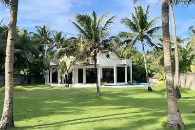 Image de Luxury Villa: Private Pool & Beach Retreat