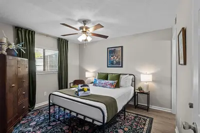 Image de 2 bedroom, 2 bathroom updated condo with private patio. Centrally located in Augusta, Ga