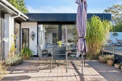 Image de Holiday home with pool terraces near beach