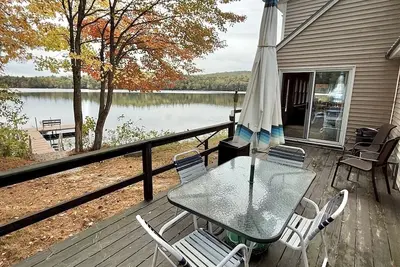 Image de Waterfront 4 Bedroom 2 Bath on Barker Pond in Sebago