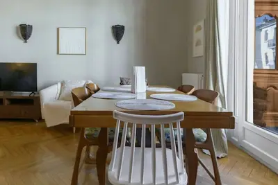 Image de Maison 3 chambres sur 2 niveaux, cœur de ville