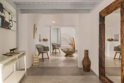 Image de Alluring Santorini Suite | Sunset Embrace Cave Suite | 2 Bedrooms |.