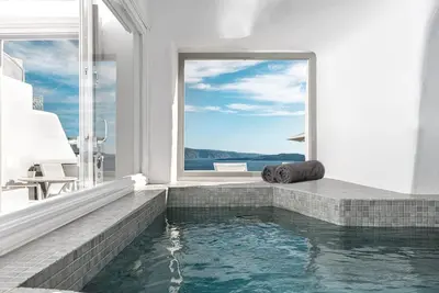 Image de Endearing Santorini Suite | Selene Moonlight Cave Suite | Breathtaking Caldera.