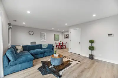 Image de Beautifully Remodeled 2br/2ba • Free Parking • Prime Location