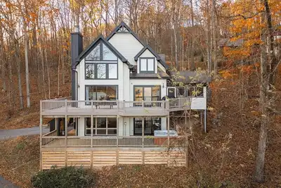 Image de Deer Trail Large 5-Br 3-Living Spaces 1 Mile to Wisp, Water Access w/ Boat Slip