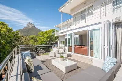Image de Jgm Property rental- Camps Bay- Luxurious 6-Bedroom Villa - Jgm Property rental