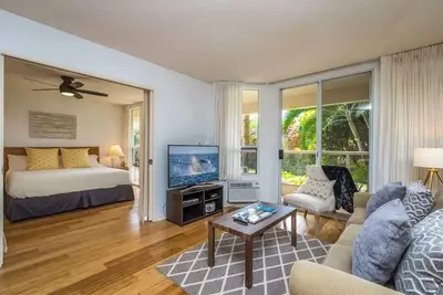 Image de 2 Bedrooms Condo, Steps from the Beach