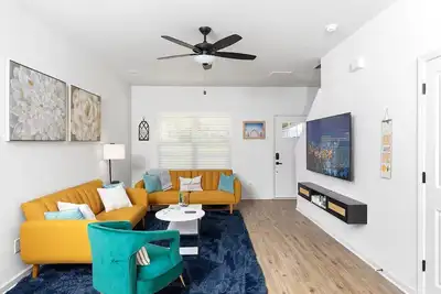 Image de 8br Near Southend/Uptown w/GameRoom/HotTubs/Fenced