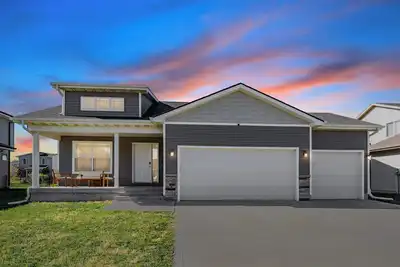 Image de Spacious Modern Home-20 minutes from Des Moines