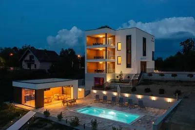 Image de Superbe maison à Sumecani avec sauna