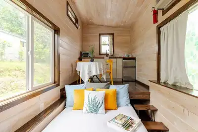 Image de Tiny House Urban Farm Stay in Heart of Atlanta