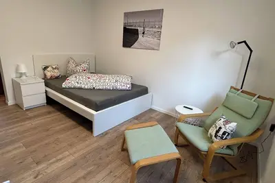 Image de Central quiet location, large guest house for up to 12 people, train station, city center