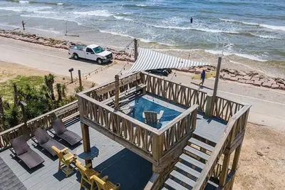 Image de Beachfront Getaway: Fire Pit, Game Room & Views
