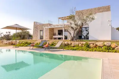 Image de Magnifique villa sur 3 niveaux, piscine & vue mer