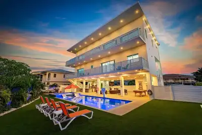 Image de Luxury Retreat in the Keys, Boat Dock, Beach